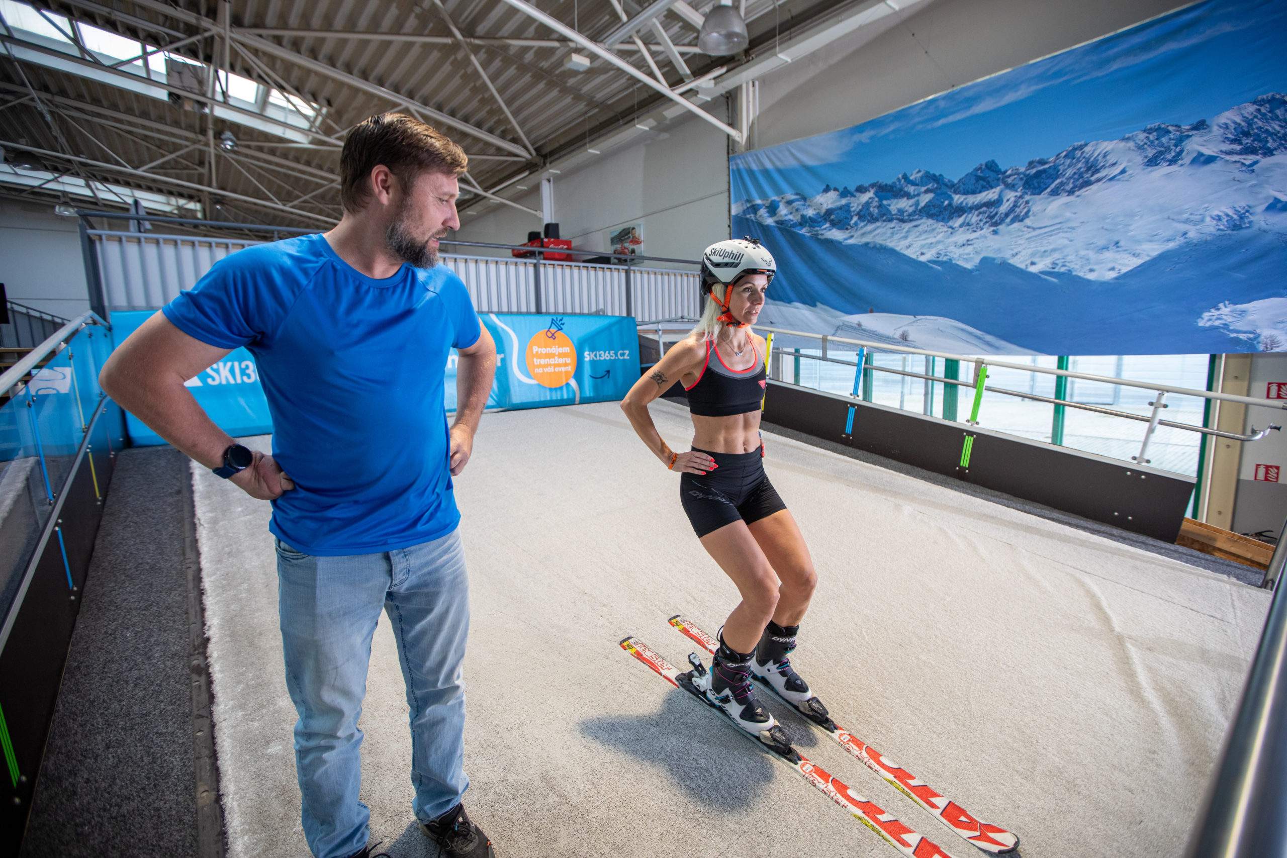 Celoroční lyžovani, celoroční snowboarding, trenažer na lyžování, unikátní trenažér, zimní sporty, zimní sporty v teple.