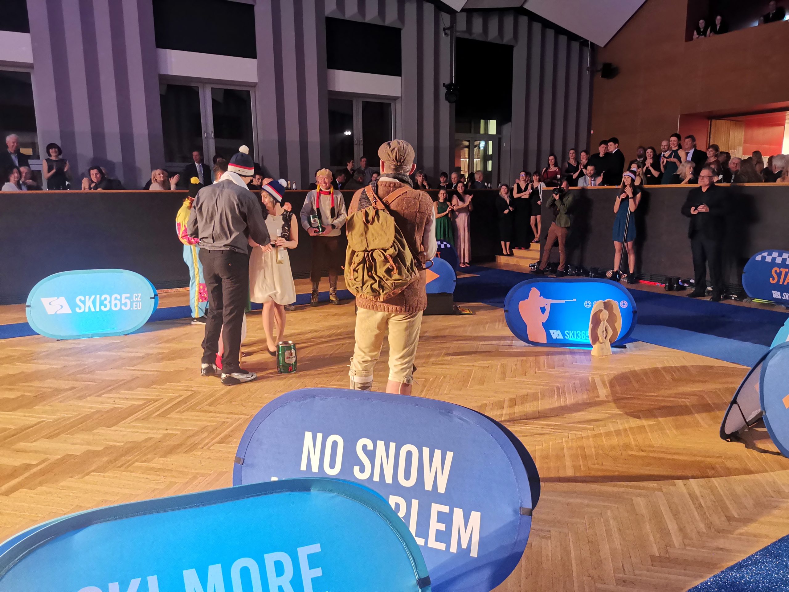 speciální povrch pro lyžování do interiéru